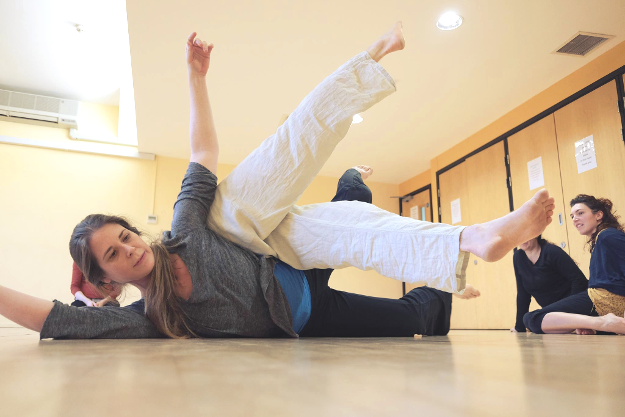 A Class for Dancing Contact Improvisation at Oxford Contact Dance. Photo: Pier Corona